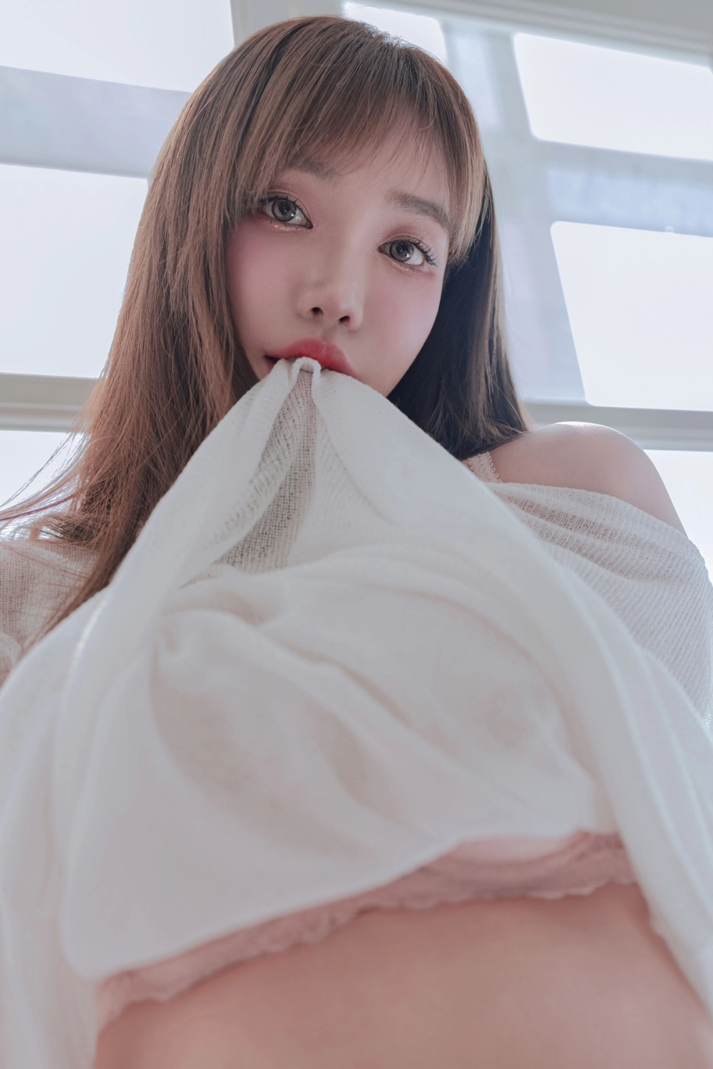 WinterD nổi bật với phong thái sexy