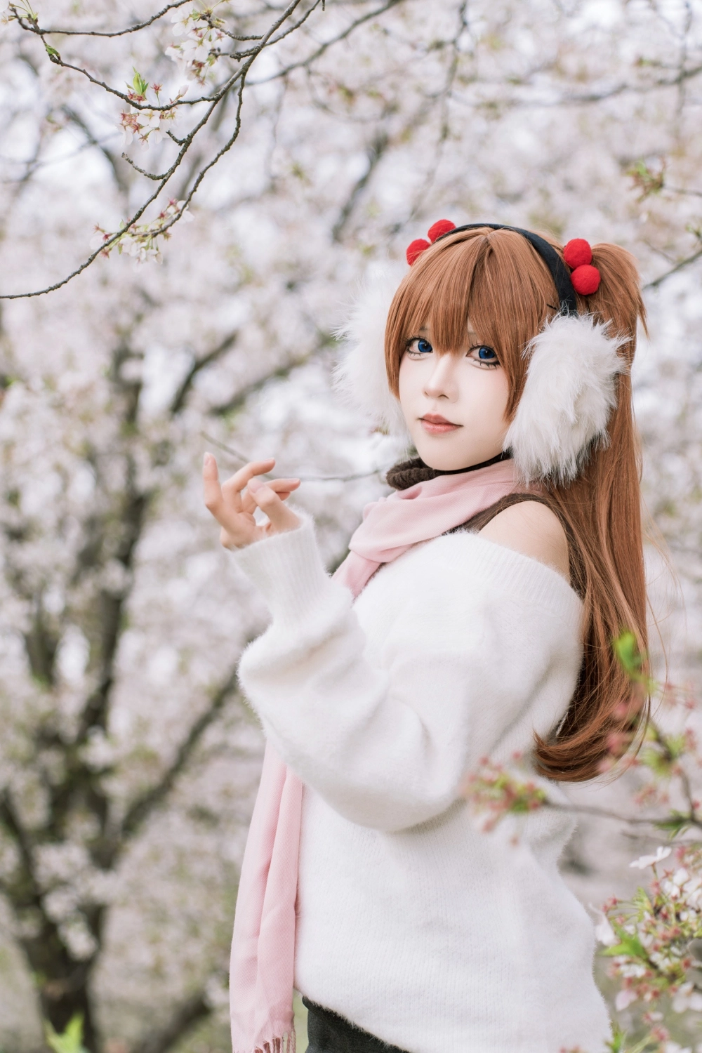 Huacun Asuka cuốn hút ở từng đường cong