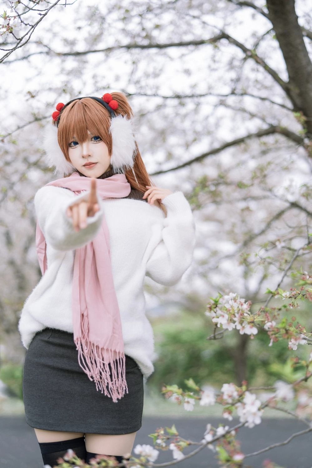 Huacun Asuka đẹp nóng bỏng hút ánh nhìn