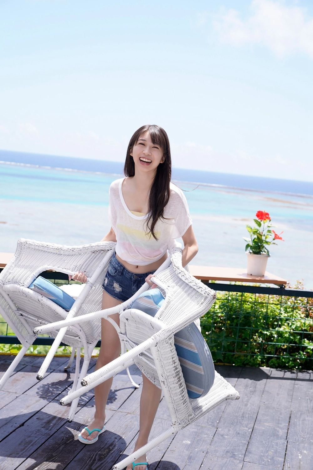 Makino Marie toát lên sức hút nóng bỏng tự nhiên