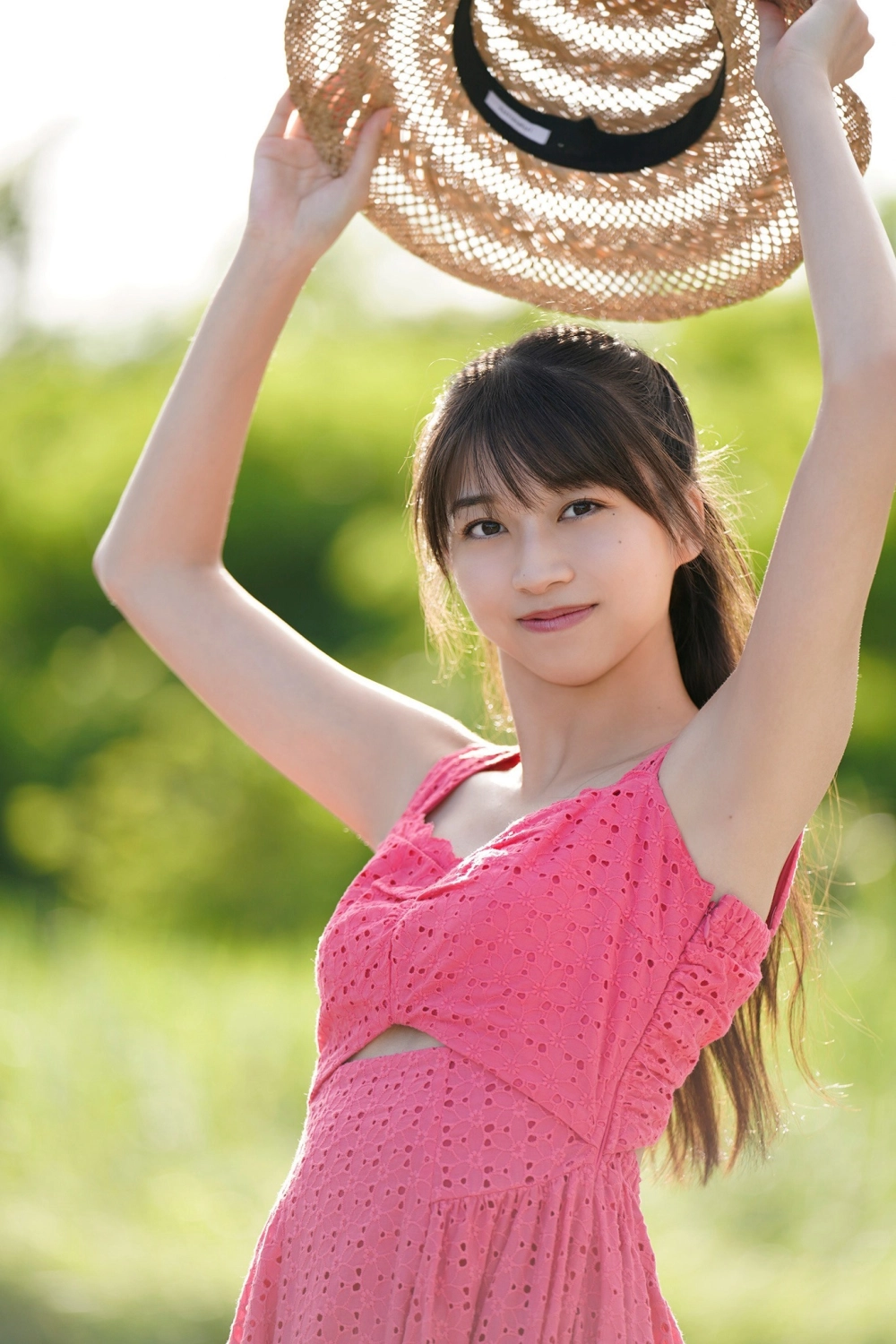 Makino Marie rực rỡ với thần thái quyến rũ