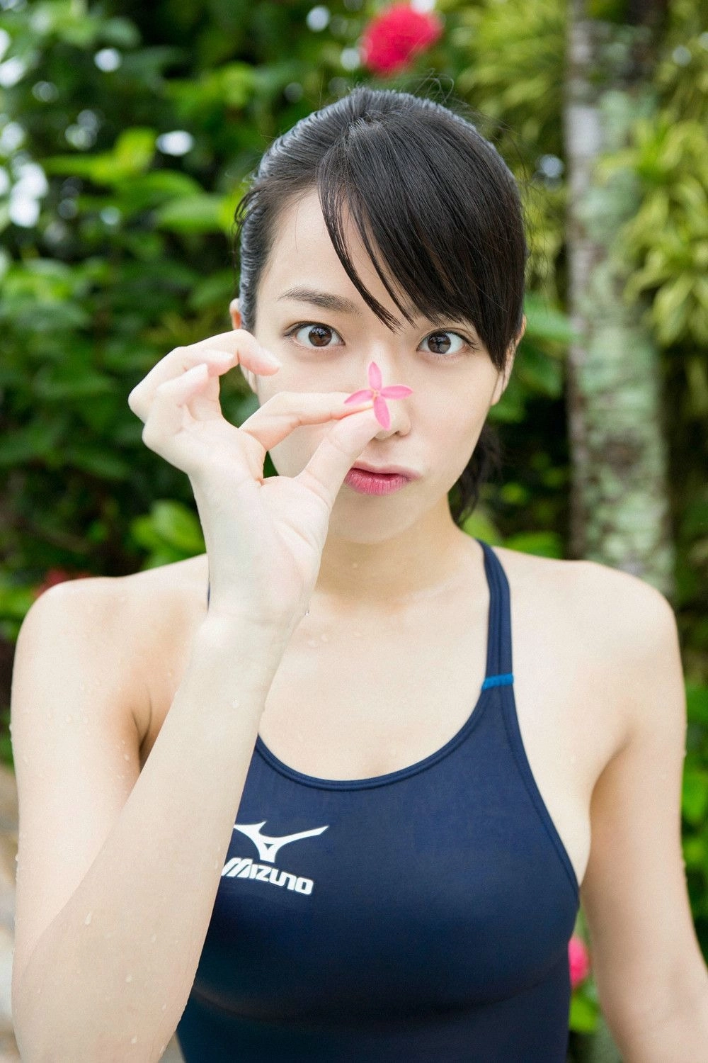 Mayu Koseta thu hút bằng nét gợi cảm nhẹ nhàng