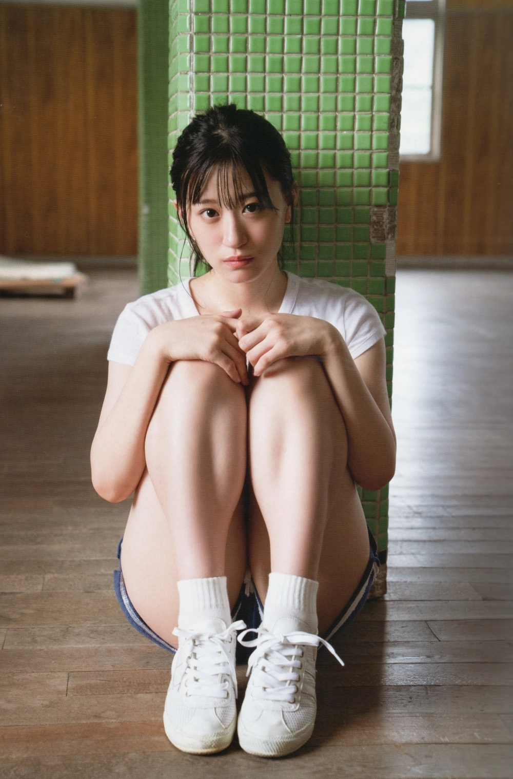 Rei Jonishi tỏa nét đẹp quyến rũ rực rỡ