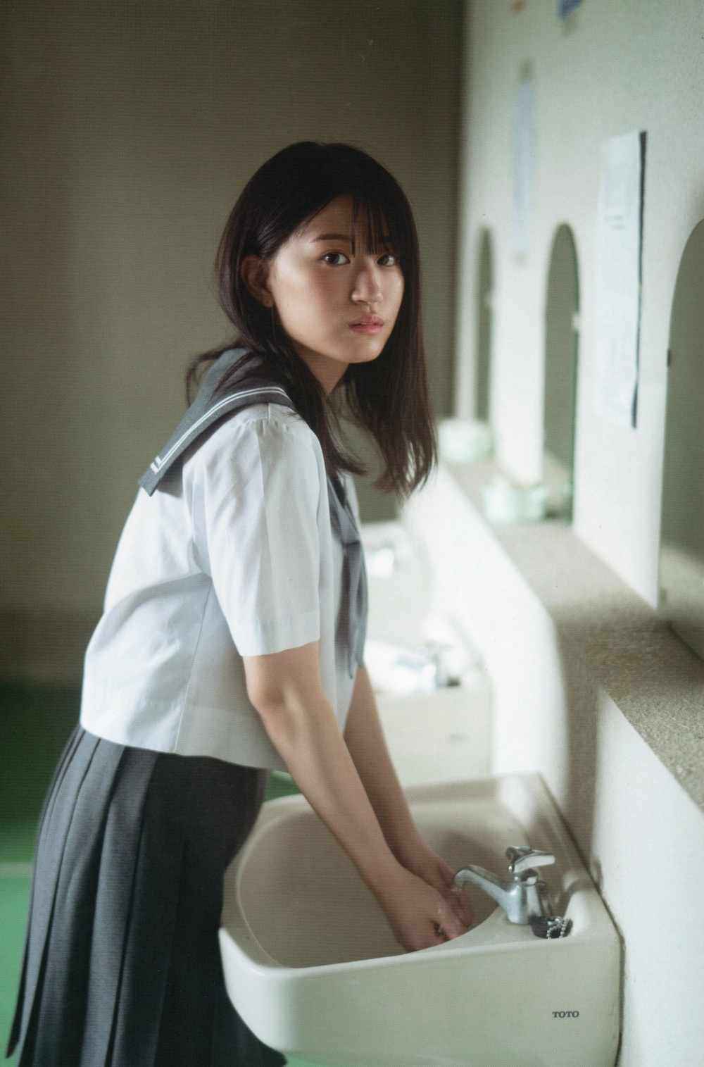 Rei Jonishi cuốn hút ở từng góc nhìn