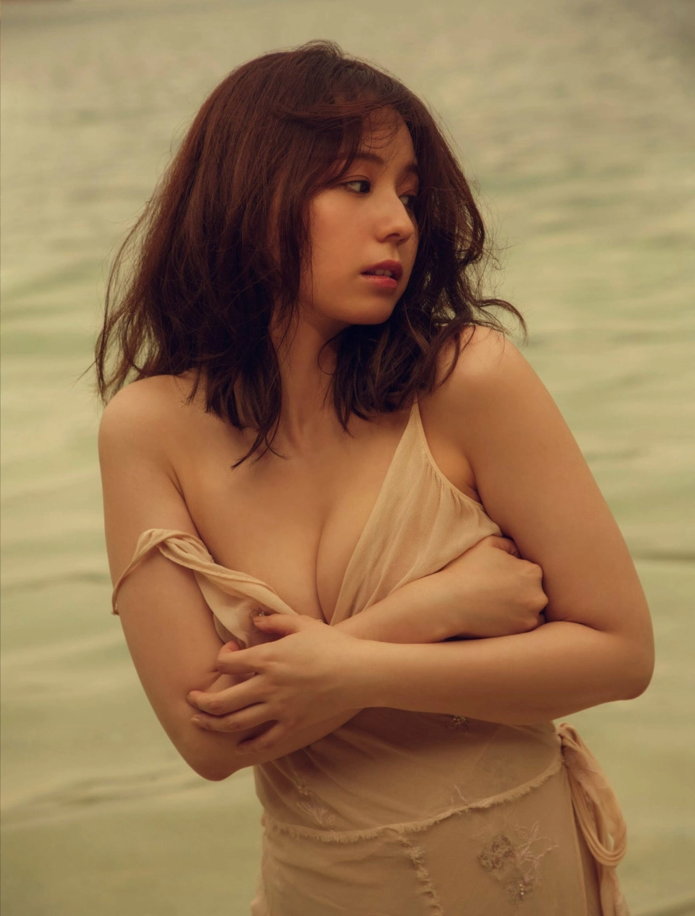 Rina Koike gây chú ý bởi nét đẹp cuốn hút