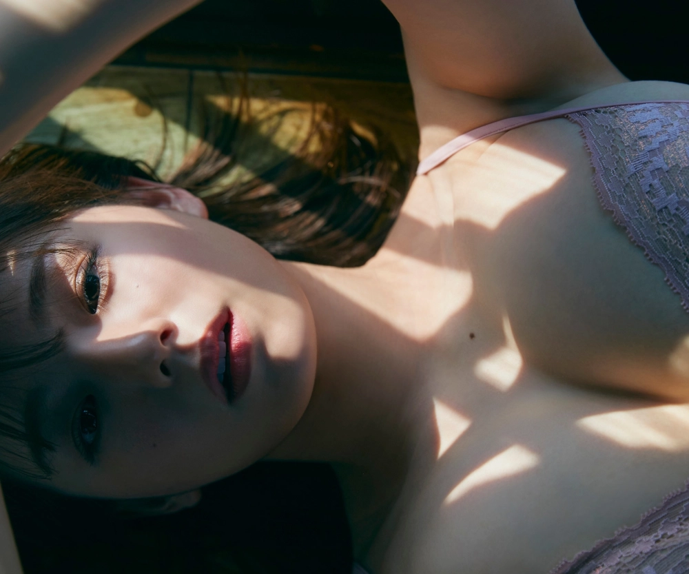 Shinozaki Ai rực rỡ và đầy sức hút