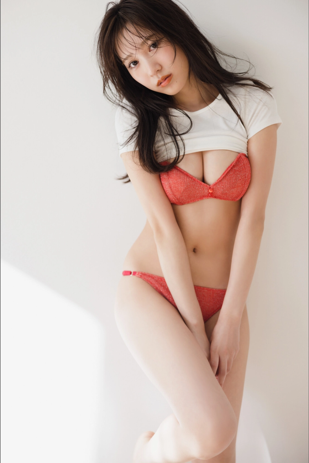 Sumire Yokono quyến rũ với phong thái tự tin