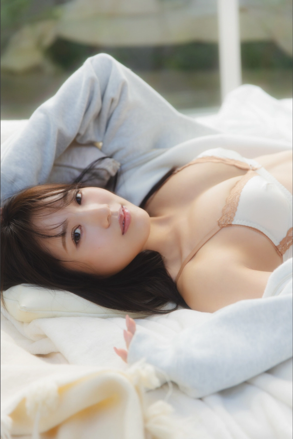 Sumire Yokono toát lên sự gợi cảm tinh tế