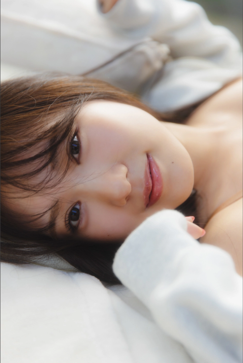 Sumire Yokono khoe đường nét mềm mại quyến rũ