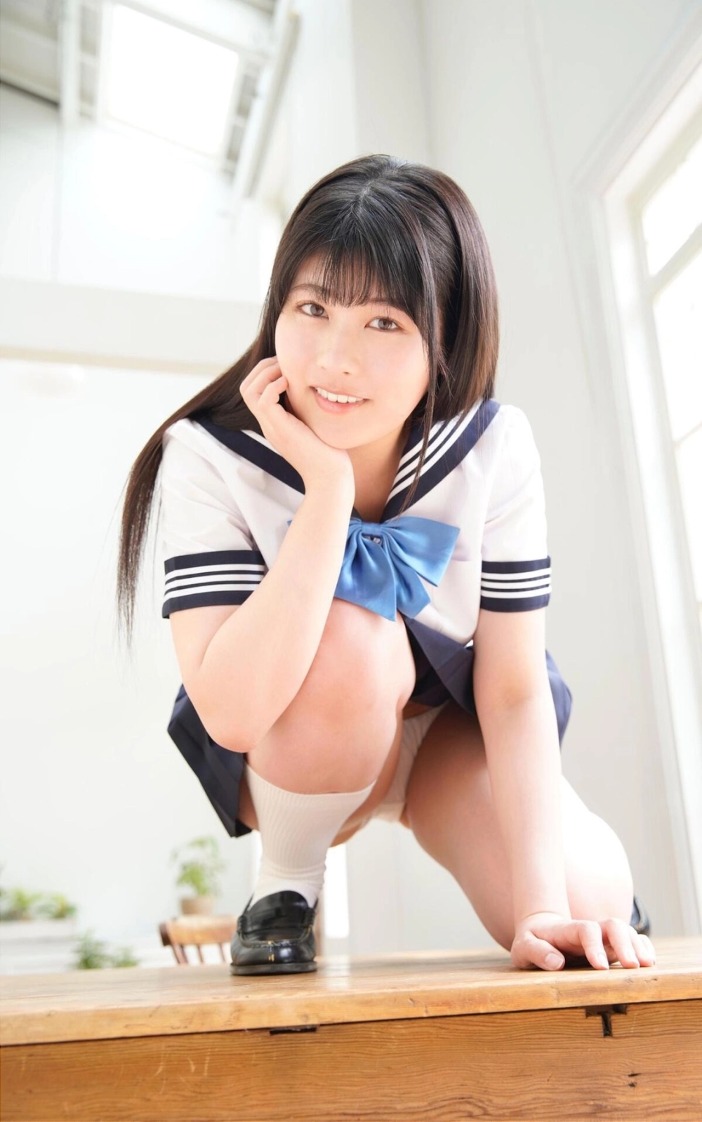 Yoshino Chitose nổi bật với thần thái gợi cảm