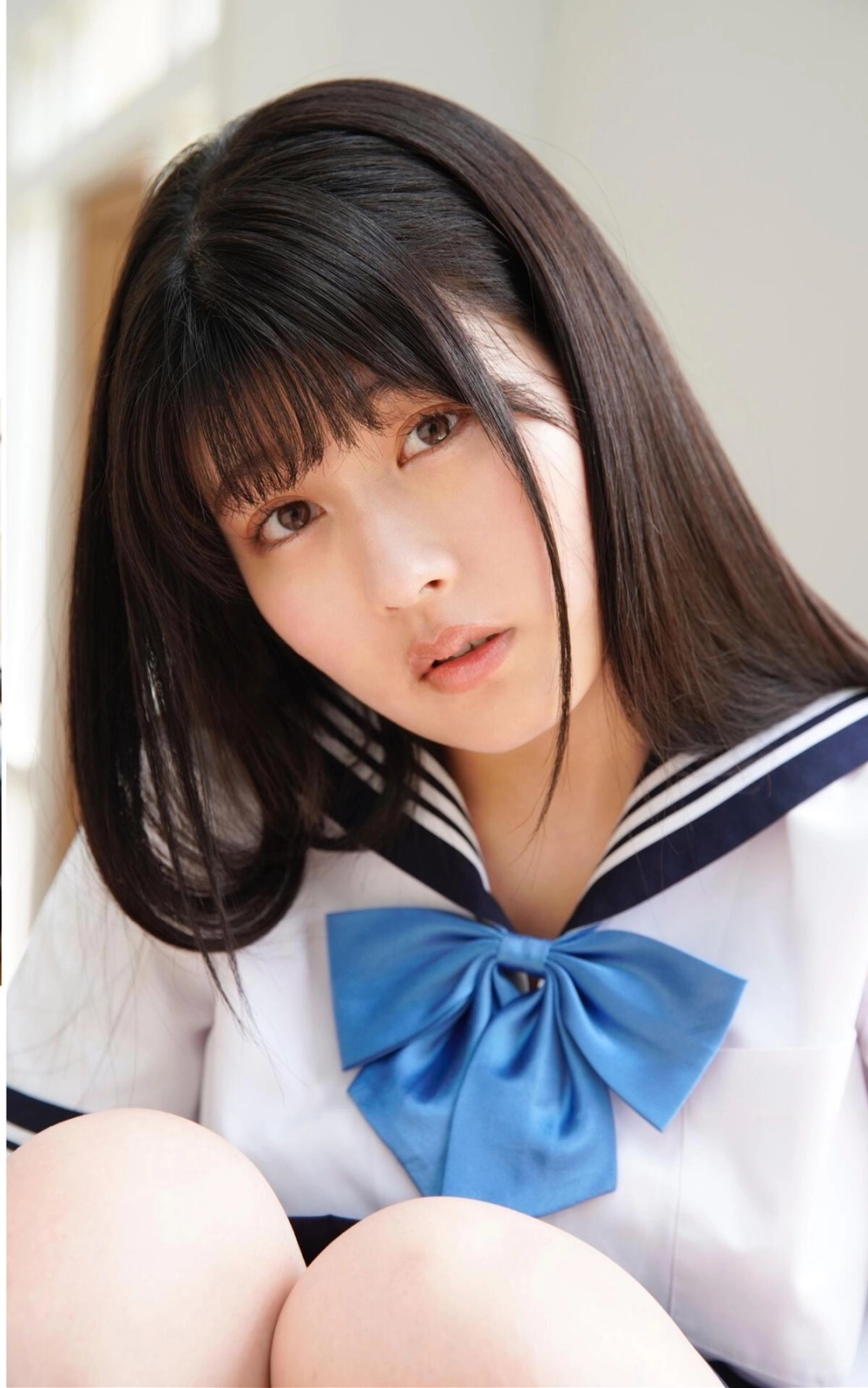 Yoshino Chitose gây ấn tượng với nét đẹp rực rỡ