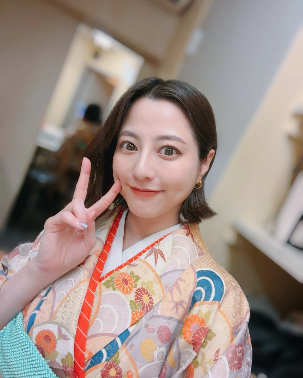 Yumi Sugimoto khoe vẻ đẹp cuốn hút đầy tinh tế