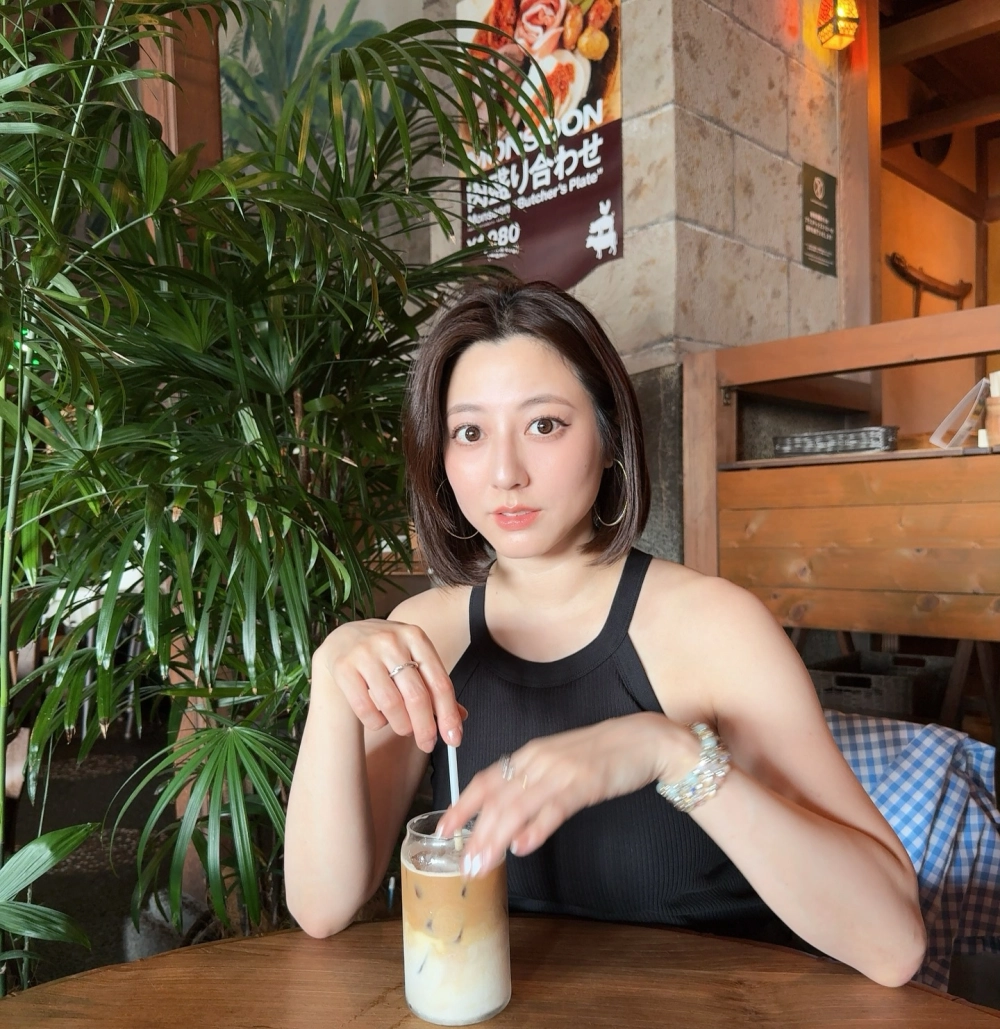 Yumi Sugimoto đẹp nổi bật với thần thái tự tin