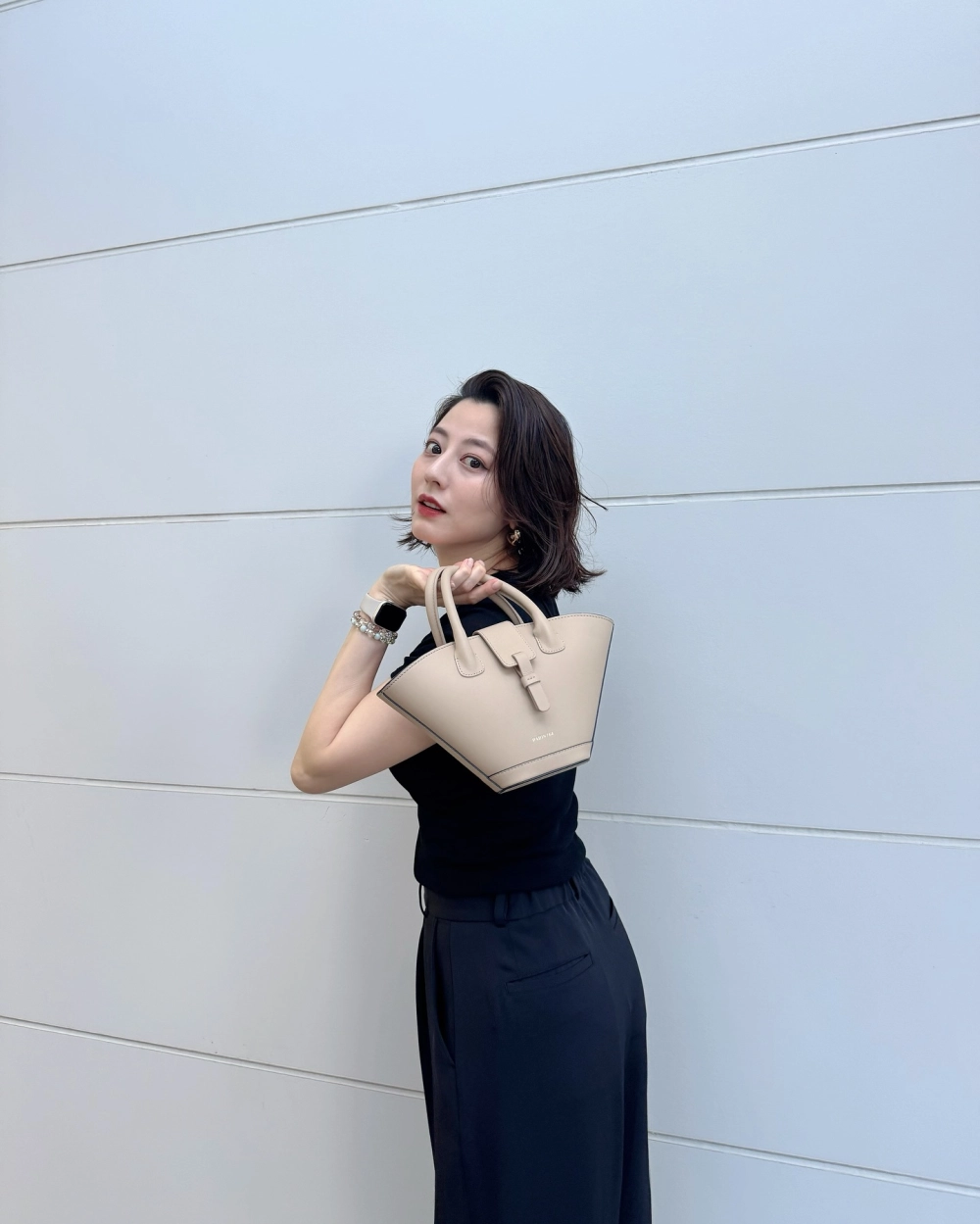 Yumi Sugimoto cuốn hút bằng ánh mắt mê hoặc