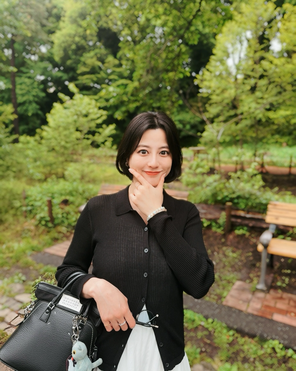 Yumi Sugimoto nổi bật với phong cách sang trọng