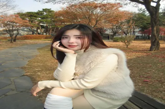 Cindy TikTok ghi dấu ấn mạnh mẽ với phong cách thời trang đầy biến hóa