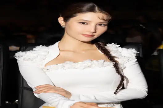 Diễm My bùng nổ quyến rũ qua bộ sưu tập ảnh thời thượng mới