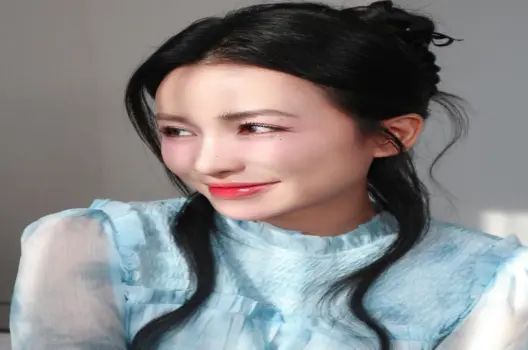 DJ Trang Moon đốt cháy mạng xã hội với loạt ảnh cá tính và nổi bật