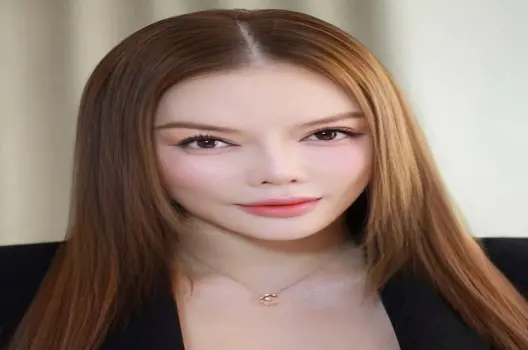 Lý Nhã Kỳ bùng nổ quyến rũ qua bộ sưu tập ảnh thời thượng