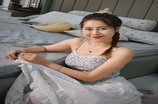 Loạt ảnh mới của Việt Phương Thoa khiến người hâm mộ trầm trồ vì quá cuốn hút