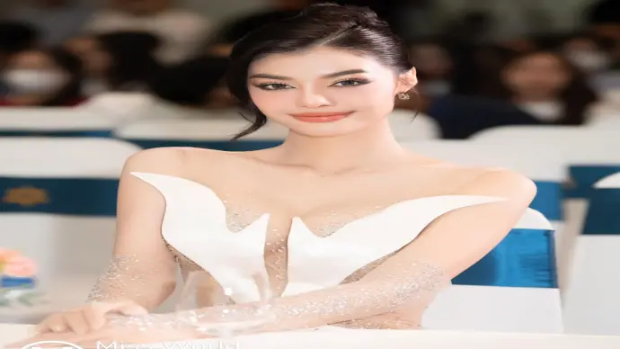 Lona Kiều Loan bùng nổ quyến rũ qua bộ sưu tập ảnh thời thượng