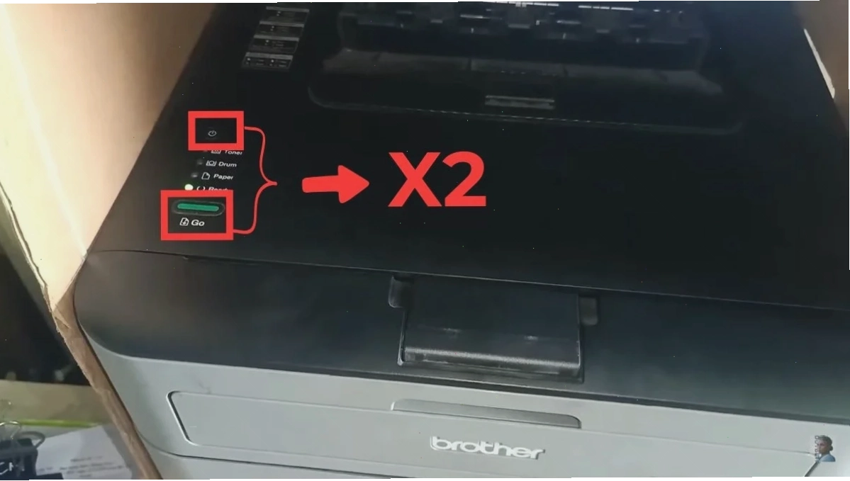 Kiểm tra kẹt giấy bên trong máy in Brother 2321D