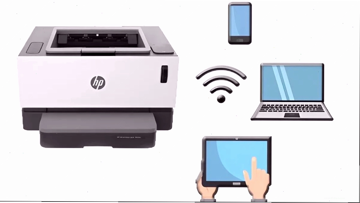 Người dùng đang kiểm tra máy in sau khi thực hiện các bước khắc phục sự cố