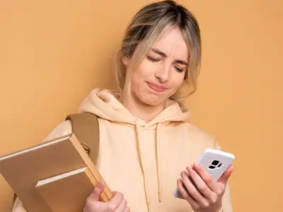 Gái xinh buồn bùng nổ cảm xúc qua bộ ảnh nghệ thuật mới