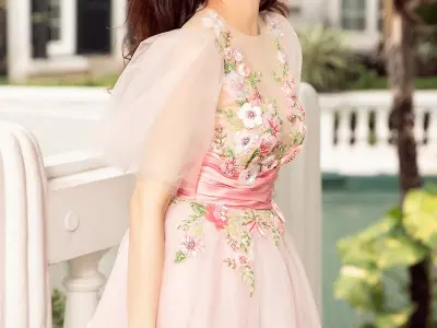 Hoa hậu Thùy Lâm bùng nổ quyến rũ qua bộ sưu tập ảnh mới