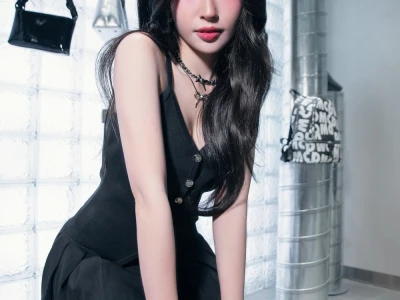 Gái xinh TikTok bùng nổ thời thượng qua bộ ảnh nghệ thuật