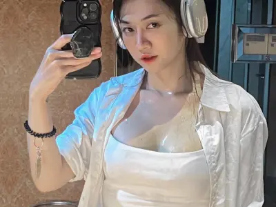 Lê Bống bùng nổ cuốn hút qua bộ sưu tập ảnh nghệ thuật