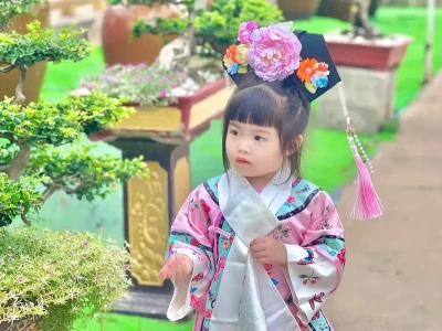 Hình ảnh em bé gái đáng yêu trong bộ sưu tập nghệ thuật mới