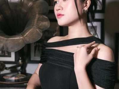 Lâm Vỹ Dạ tỏa sáng trong bộ sưu tầm ảnh độc quyền mới