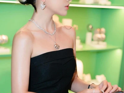 Bộ ảnh Linh Ngọc Đàm gây bão mạng xã hội với visual đỉnh cao