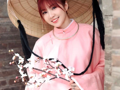 Như Hexi chinh phục ánh nhìn với thần thái sắc lạnh và cá tính