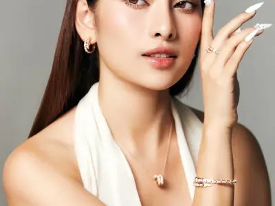 Bộ sưu tầm ảnh đẹp sang chảnh của Sara Lưu gây sốt